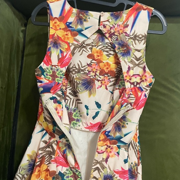 Colorful Dress! - Picture 5 of 10